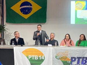 Médico José Shulte, Edir Oliveira, Tanise Sabine e Eila Lima.